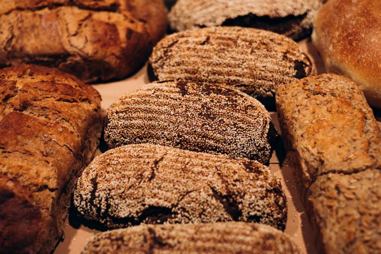 хліб з натуральних інгредієнтів